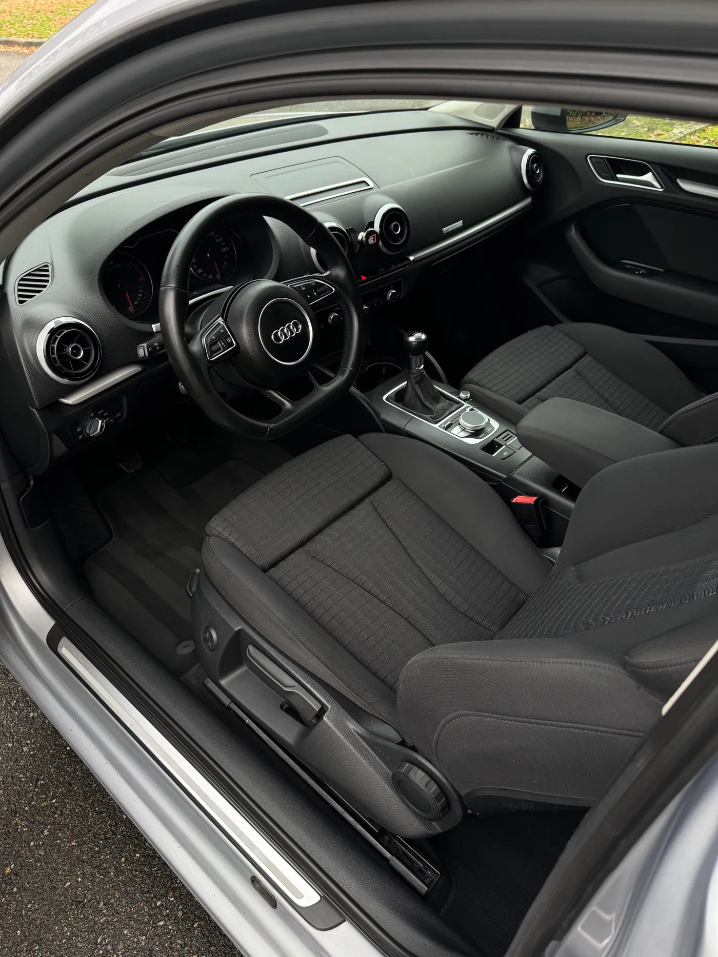 Intérieur Audi nettoyé en profondeur