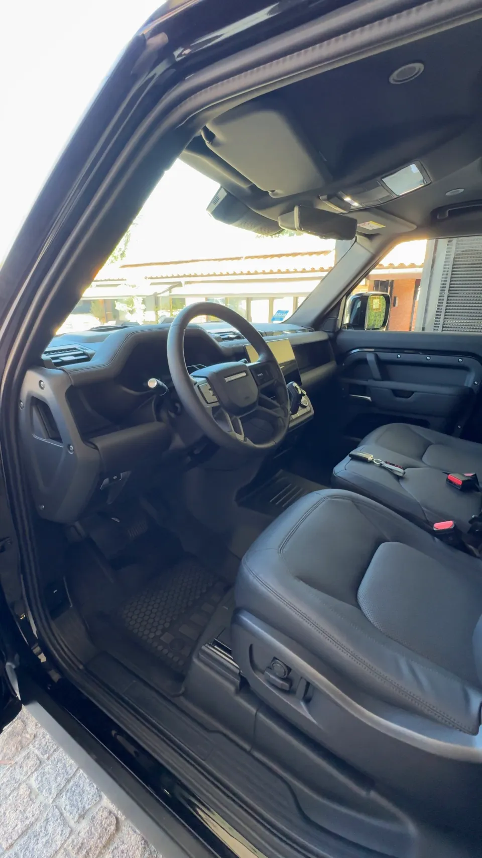 Habitacle du Land Rover Defender après nettoyage
