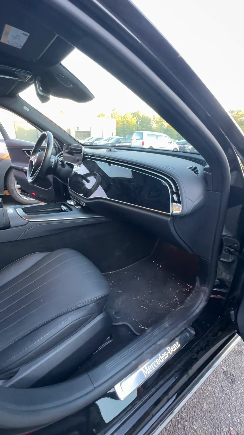Place passager de la Mercedes Classe E avant nettoyage