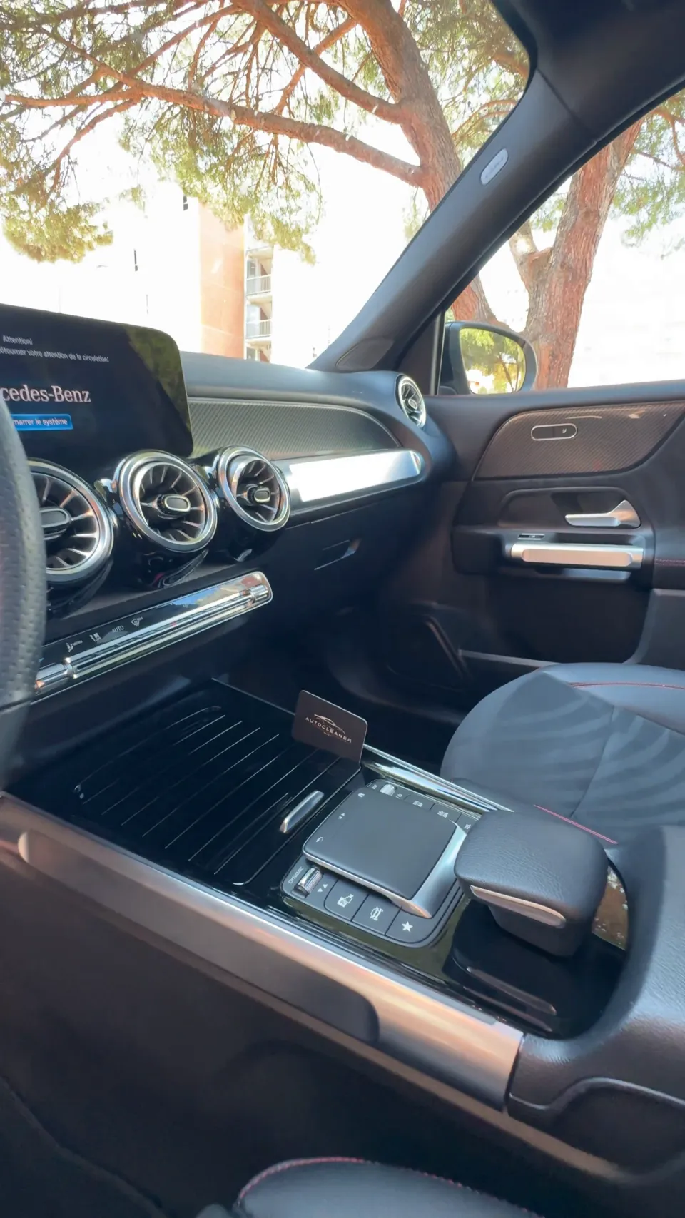 Habitacle du Mercedes GLB après préparation intérieure à Toulouse