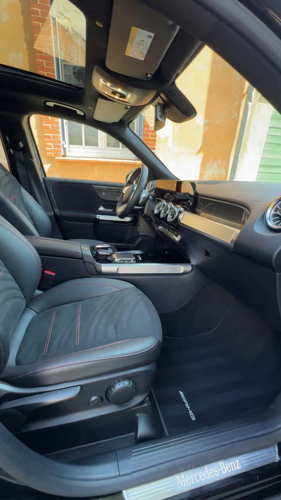 Place passager du Mercedes GLB après nettoyage intérieur
