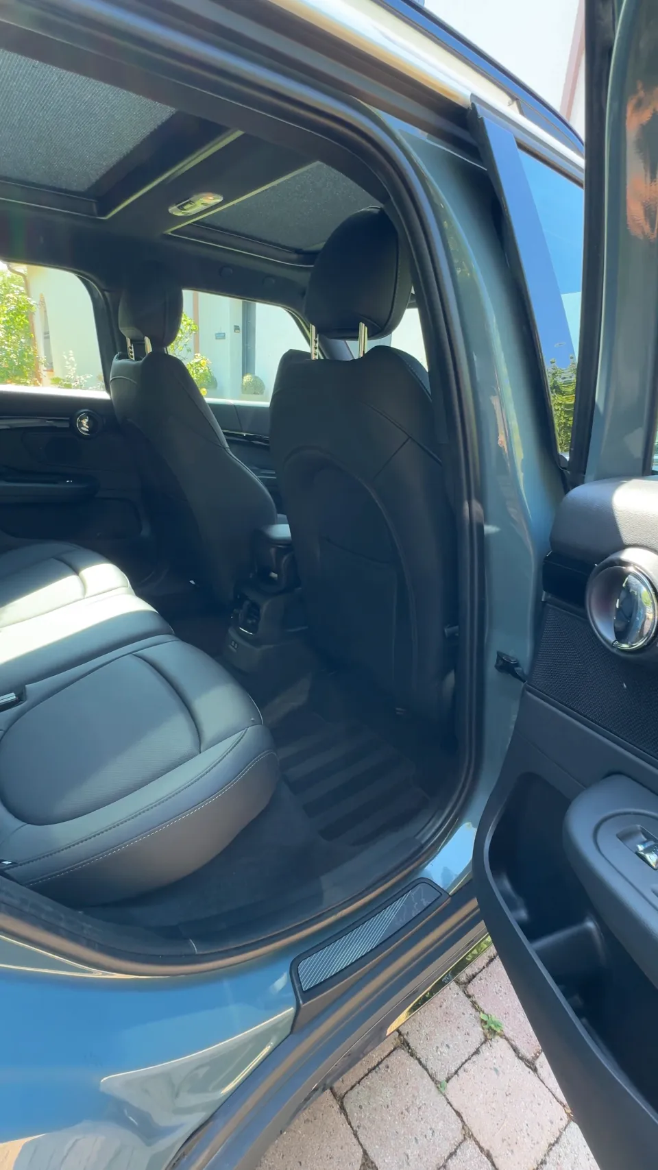 Banquette arrière de la MINI Countryman après nettoyage